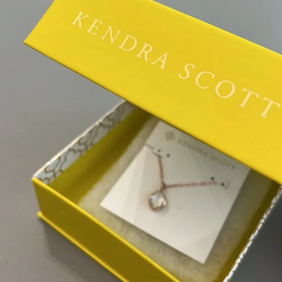 🩷 NWT Kendra Scott Rose Gold Pendant Necklace 🩷 - Picture 2 of 9